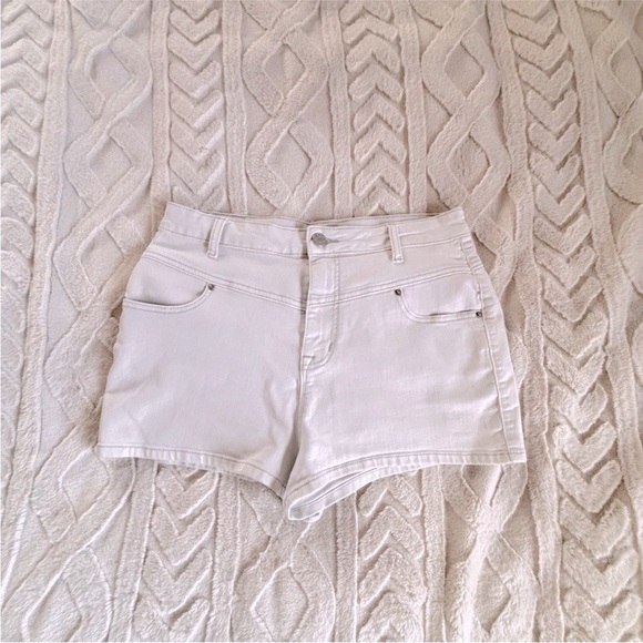 BDG Urban Outfitters Light Cream Jean Shorts - Picture 9 of 9